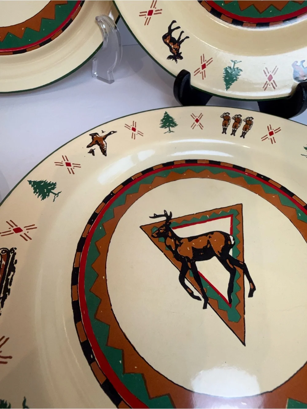 Set of 5 Lodge Enamel Midwest of Cannon Falls Plates - 4 Dinner Plates, 1 Serve